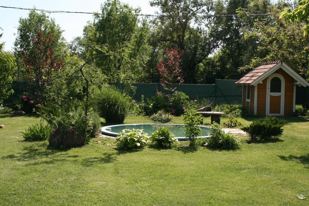 Malomdulo Farmhaz Pension Pilisborosjenő Buitenkant foto